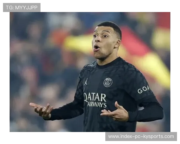 姆巴佩回家乡被粉丝围堵，差点被挤爆