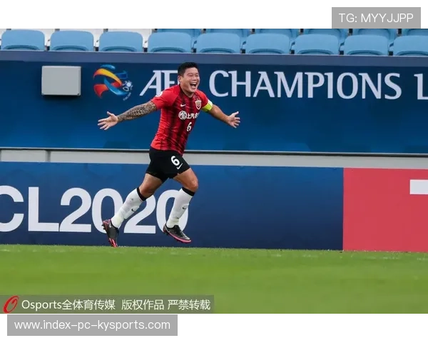 横滨水手边路撕裂防守，洛佩斯推射得分——速度与精准交汇的赛场瞬间