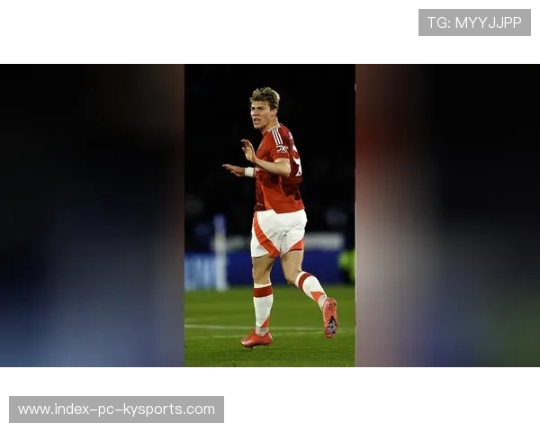 曼联霍伊伦头球轻顶展现嗅觉 曼联霍伊伦头球轻顶展现嗅觉