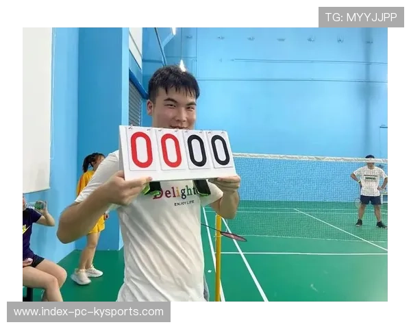 羽毛球女双连续抢点摧毁对方节奏的艺术：默契与速度共振的制胜之道